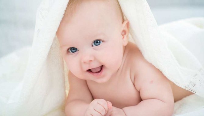 Üreme Sağlığı ve İnfertilite Derneği, bebek planlayan çiftlere Kovid-19 aşılarını yaptırmalarını önerdi