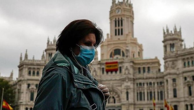 İspanya'da Kovid-19 vakaları ve hastane doluluk oranı en üst seviyeye ulaştı