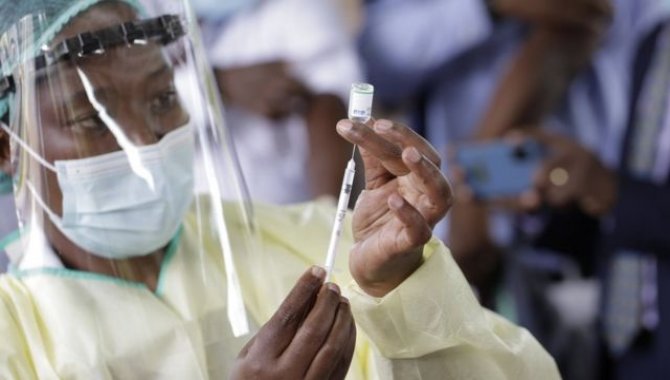 Zambiya'da ele geçirilen "kaçak" Kovid-19 aşıları imha edildi