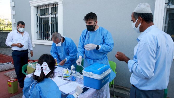 Bitlis'te sağlık ekipleri aşılama çalışmalarını sürdürüyor