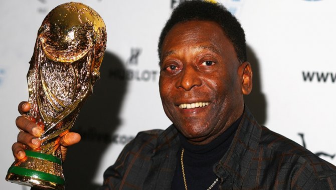 Brezilyalı efsane futbolcu Pele ameliyat edildi
