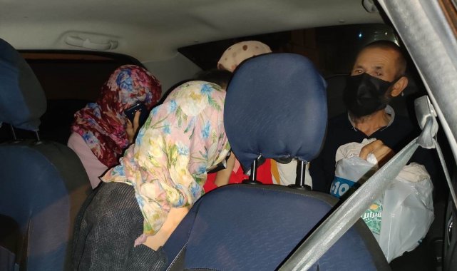 Van'da bir otomobilde 8 düzensiz göçmen yakalandı