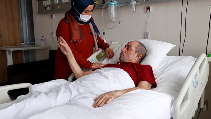 Kovid-19 nedeniyle 110 gün yoğun bakımda kalan hasta, yaşadıklarını gözyaşları içinde anlattı