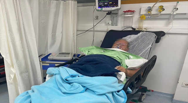 Yalova'da teknesi batan yaşlı adamı sahil güvenlik ekipleri kurtardı