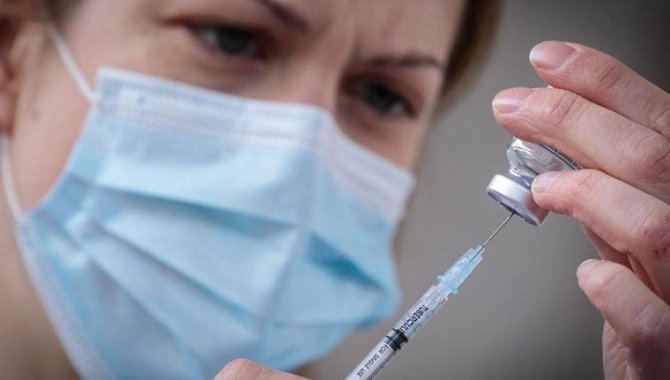 Hollanda Sağlık Konseyinden üçüncü doz Kovid-19 aşısı tavsiyesi
