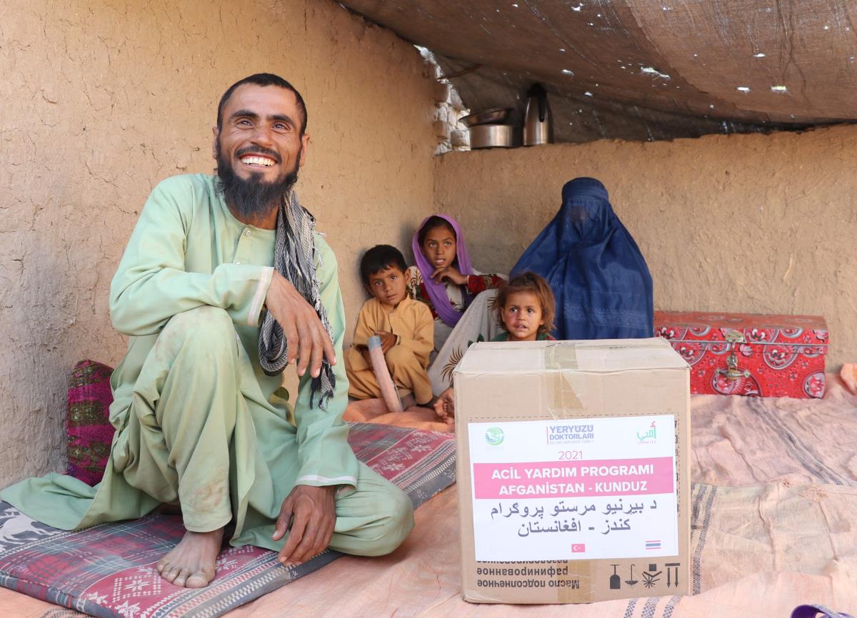 Yeryüzü Doktorları'ndan Afganistan'da 329 aileye gıda yardımı
