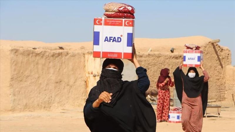 AFAD, Tel Abyad'da Kovid-19 karantinasındakilere 2 binden fazla gıda ve hijyen seti dağıttı