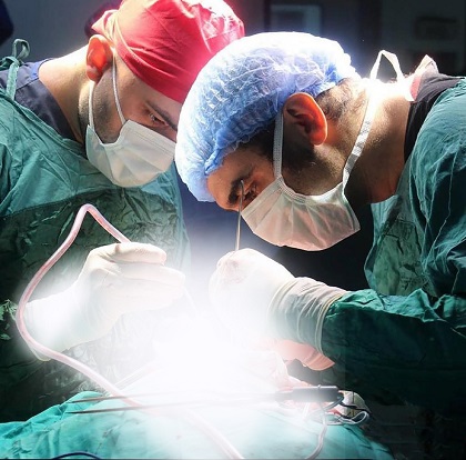 MTÜ'de beyin tümörü ve kompleks spinal cerrahi ameliyatları başladı