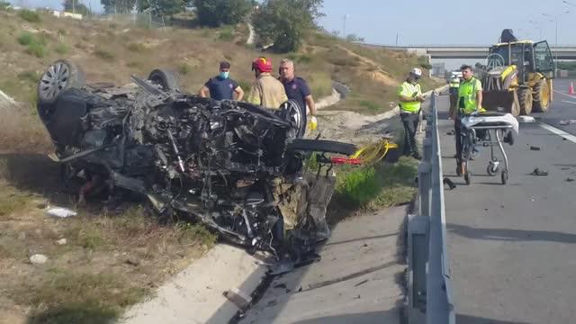 Kuzey Marmara Otoyolu'nda meydana gelen kazada iki kişi öldü, iki çocuk yaralandı