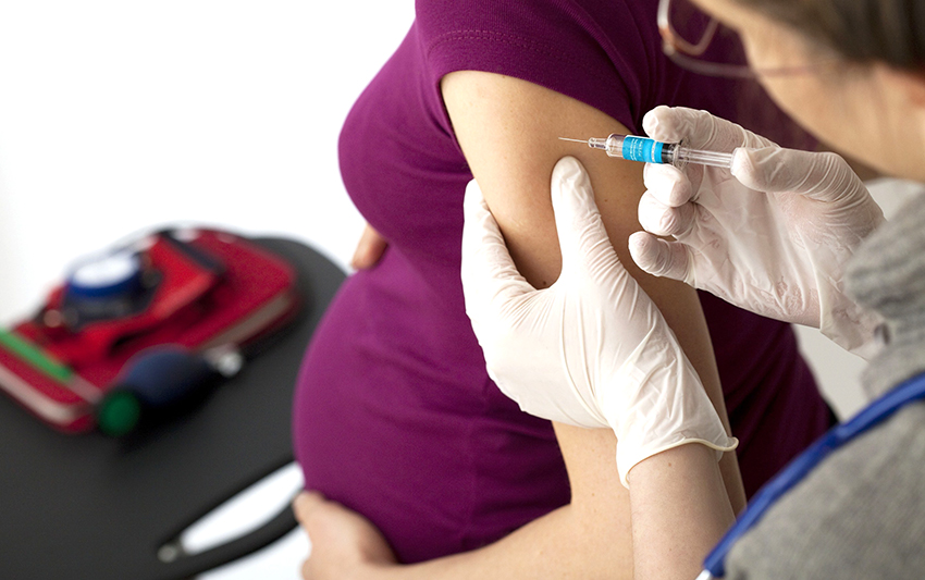 Gebelere Delta varyantından korunmak için "iki doz aşı olun" önerisi