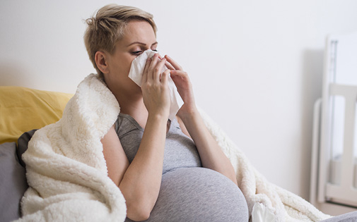 Aşı yaptırmayan Kovidli anne adayları pişman