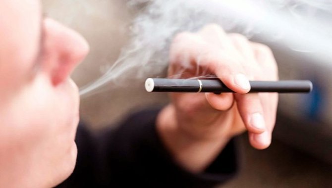 ABD’de 2 milyondan fazla genç elektronik sigara kullanıyor