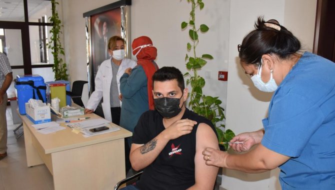 Germencik'teki Yamantürk Meslek Yüksekokulu'nda aşı ve organ bağışı etkinliği düzenlendi