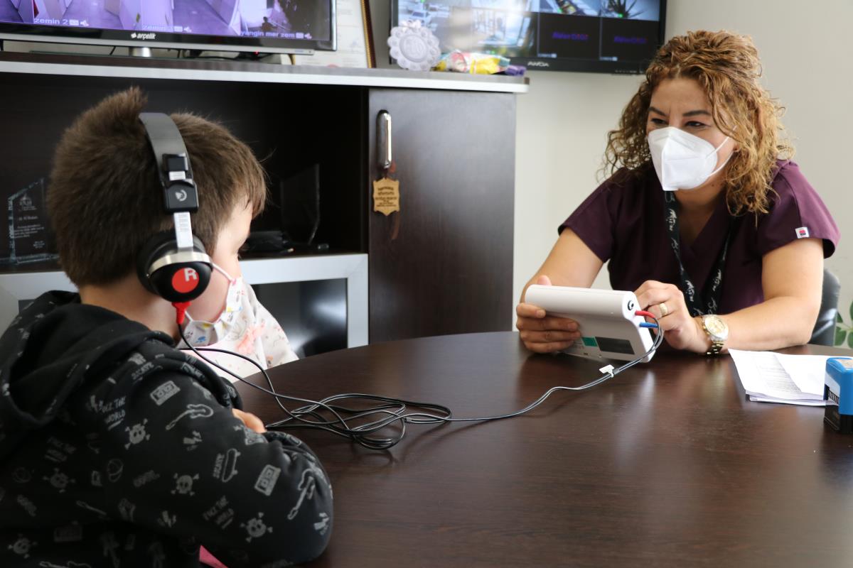 Bolu'da ilkokul öğrencilerine işitme testi yapılmaya başlandı