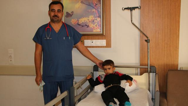 Şanlıurfa'da kalbi delik çocuk anjiyo ile sağlığına kavuştu