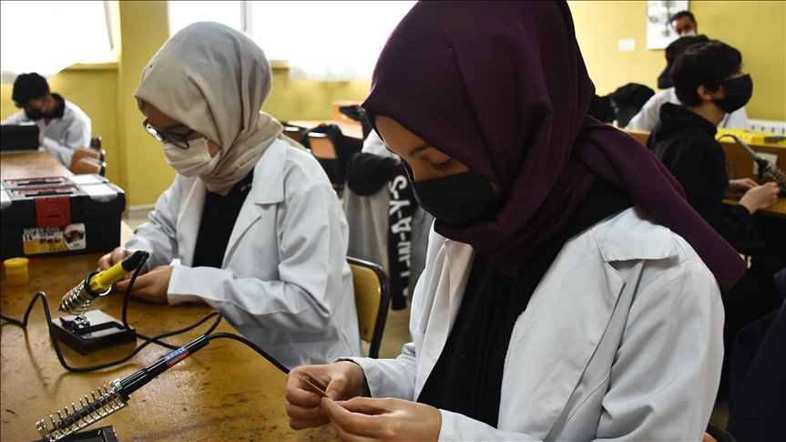 Biyomedikal sektörünün aranan elemanları bu okulda yetişiyor