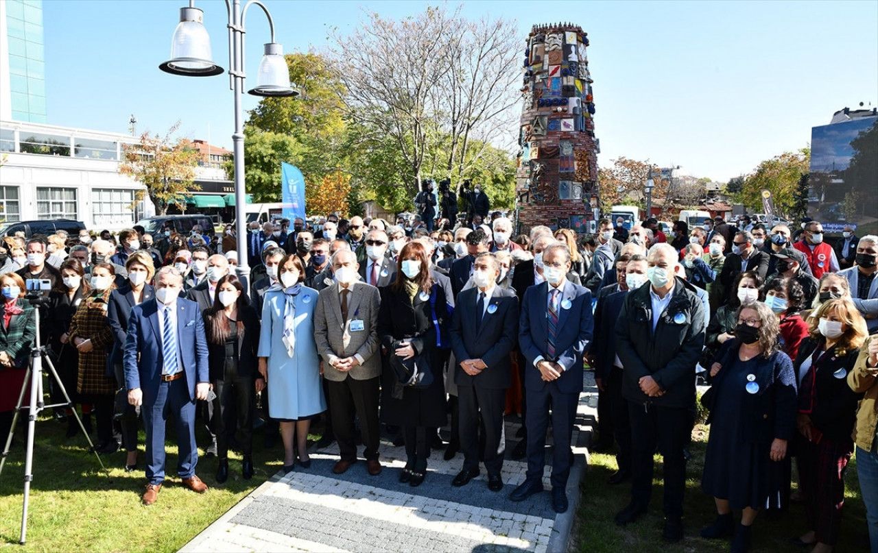 Eskişehir'de Kovid-19 salgınında ölen sağlık çalışanları için yaptırılan anıt açıldı
