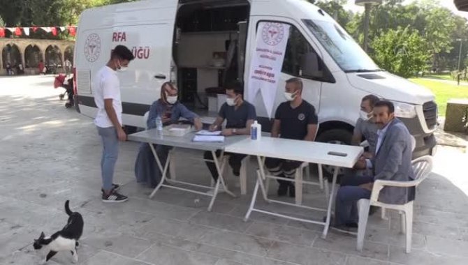 Kovid-19 aşı haritasının "kırmızı kenti" Şanlıurfa'da 80 mobil ekiple mücadele sürüyor