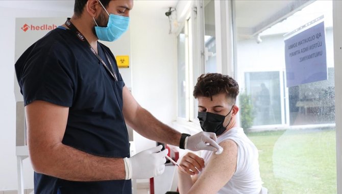 Adana, Kovid-19'a karşı ikinci doz aşılamada mavi kategoriye geçti