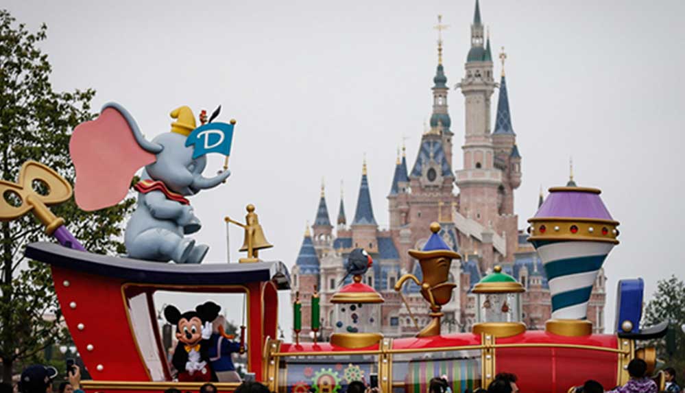 Çin'in Şanghay kentindeki Disneyland Kovid-19 şüphesiyle karantinaya alındı