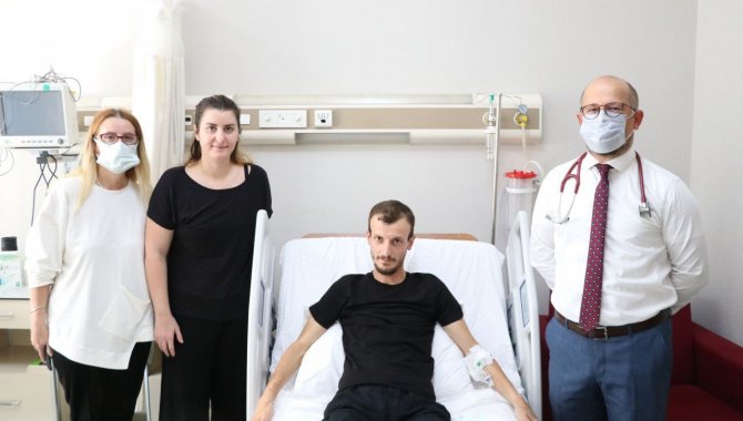 Ablasının böbreğiyle hayata tutundu