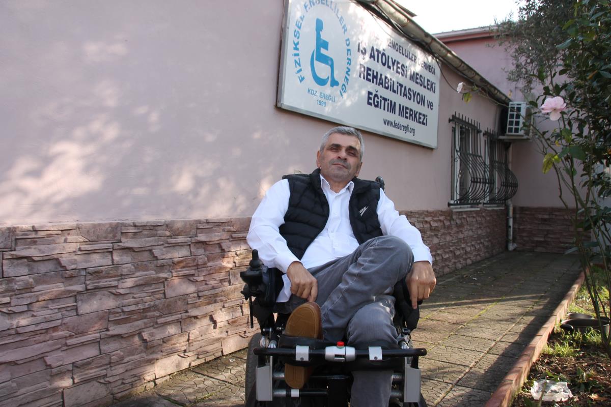 Kovid-19'u hafif geçiren engelliler derneği başkanından "aşı" çağrısı
