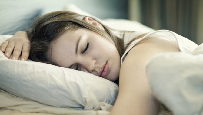Araştırma: 22.00-23.00 arası uykuya geçmek kalp hastalıkları riskini azaltıyor