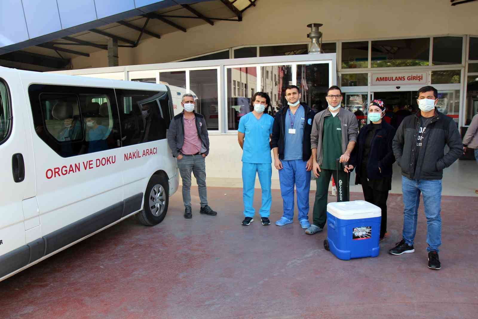 Denizli'de bağışlanan karaciğer İzmir'deki hastaya umut oldu