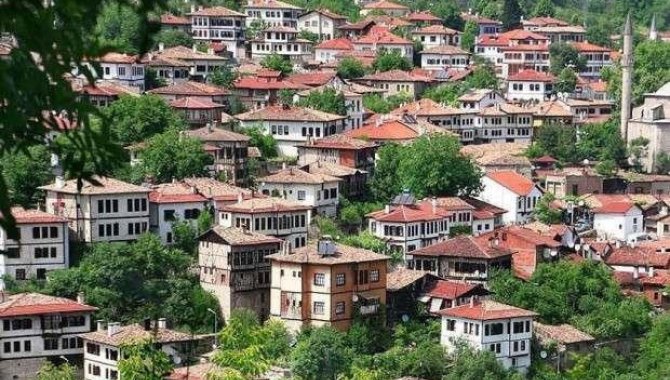Aşılamada "mavi" kategoriye geçen Karabük'te hedef yüzde 80'in üzerine çıkmak