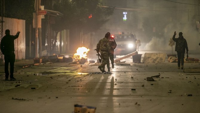 Tunus’un Safaks kentinde yaşanan “çöp krizi” ülkedeki atık sorununu gün yüzüne çıkardı