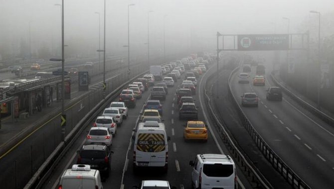İstanbul'da hava kirliliğinin en büyük nedeni "trafik"
