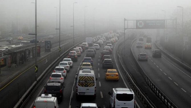 İstanbul'da hava kirliliğinin en büyük nedeni "trafik"