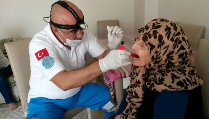 Siirt'te Kovid-19 nedeniyle ara verilen evde ağız ve diş sağlığı hizmeti başladı