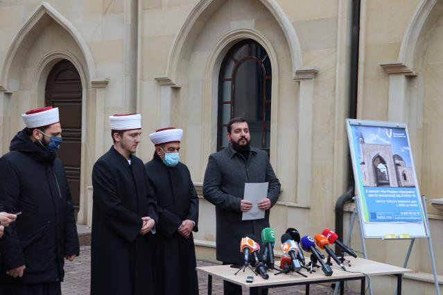 Ukrayna'da camide Kovid-19 aşı merkezi açıldı