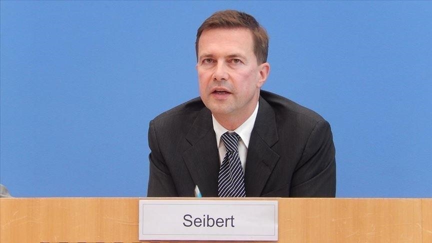 Alman Hükümet Sözcüsü Seibert: "Benzerini yaşamadığımız acil duruma doğru gidiyoruz"