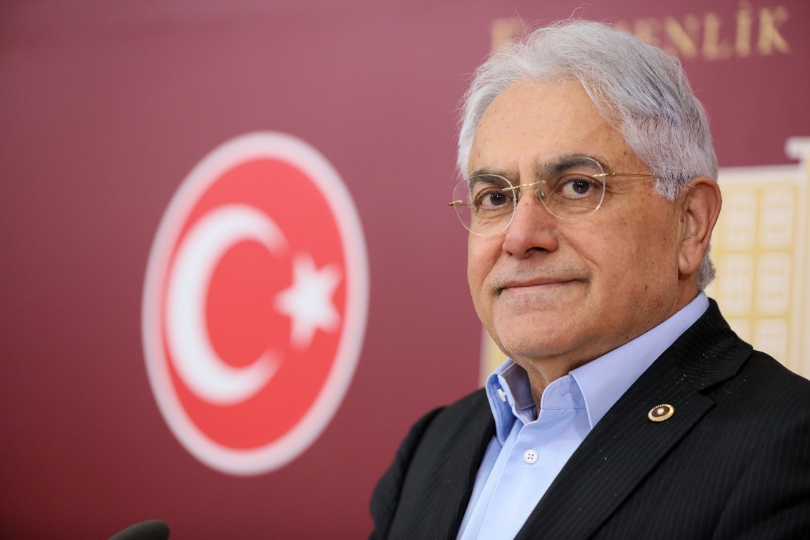 CHP'li Ünsal: "Toplumsal bağışıklık için nüfusun yüzde 70'i, 120 günde aşılanmalı"