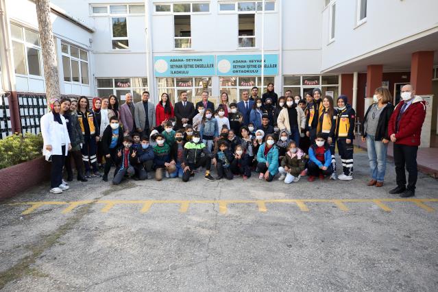 İşitme engellilere işaret diliyle sağlık bilgilendirmesi yapıldı