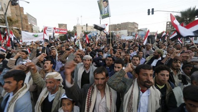 Yemen'de hayat pahalılığı ve yerel paranın değer kaybı protesto edildi