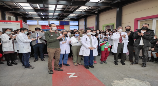 Cerrahpaşa Tıp Fakültesi'ndeki sağlıkçılardan şiddet protestosu