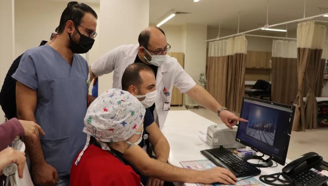 Erzurum Şehir Hastanesi doktorları AA'nın "Yılın Fotoğrafları" oylamasına katıldı