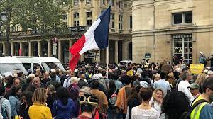 Fransa’da 2021, İslam karşıtı uygulamalar ve Kovid-19 protestoları gölgesinde geçti