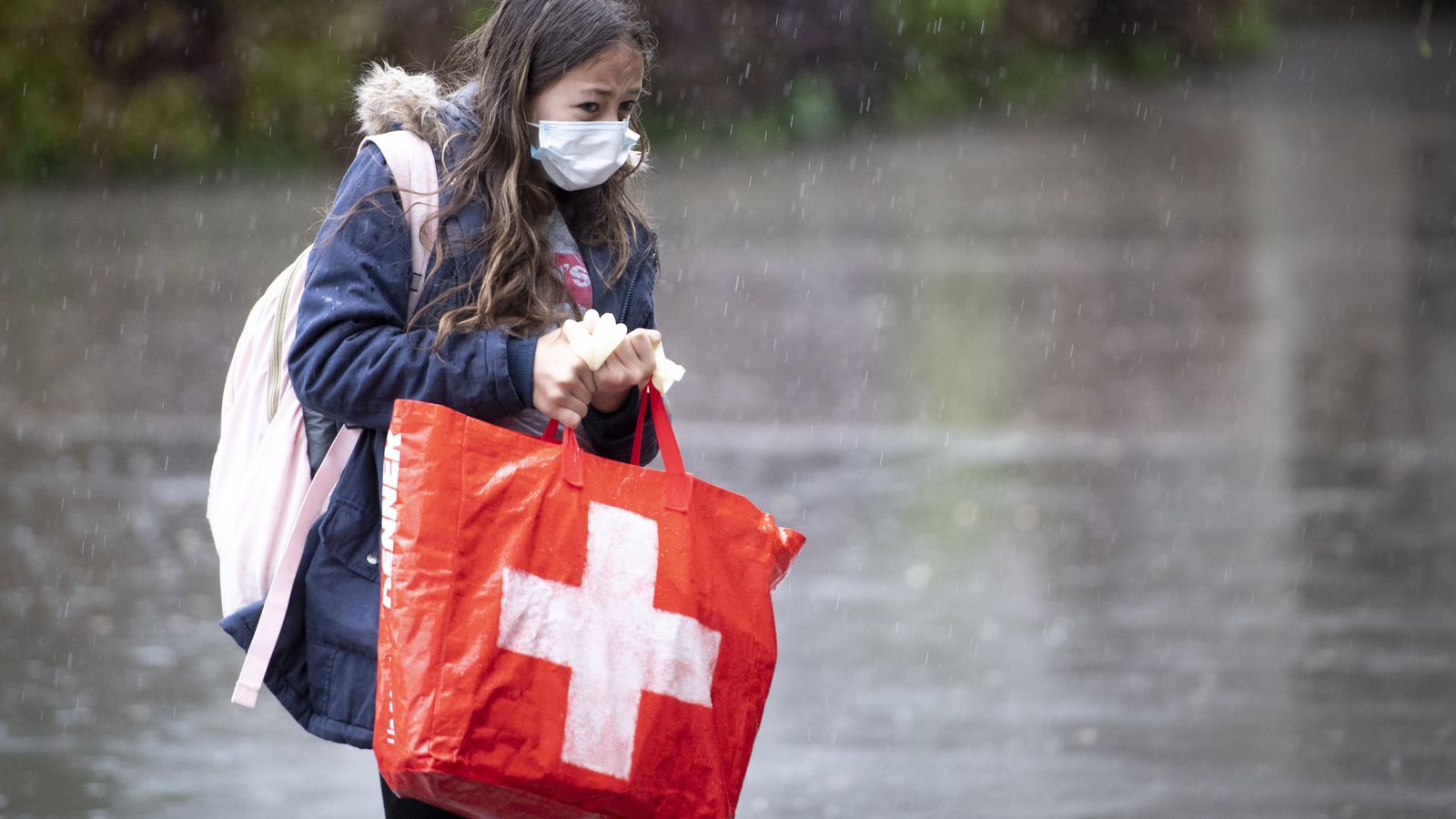 İsviçre'de Kovid-19 salgınının başından beri en yüksek günlük vaka sayısı kaydedildi