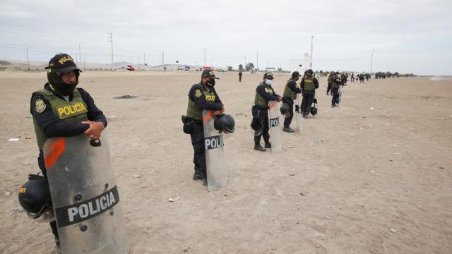 Peru'da Kovid-19 nedeniyle yılbaşında plajlara giriş yasaklandı