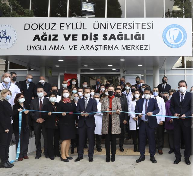 İzmir'de tam donanımlı ağız ve diş sağlığı merkezi hizmete girdi