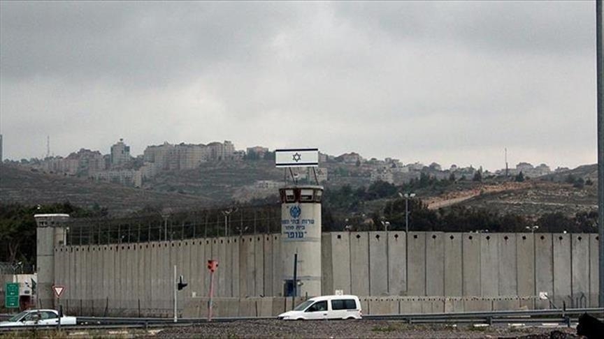 İsrail hapishanesindeki 25 Filistinli tutuklu Kovid-19'a yakalandı