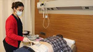 Adana Şehir Hastanesinde uygulanan "tıbbi çamur" tedavisi ağrısız yaşam sunuyor