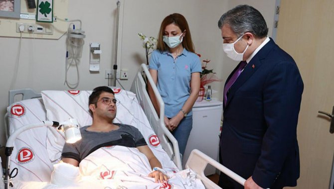 Bakan Koca'dan doktor Ertan İskender'i yaralayan kişinin ceza almasına yönelik açıklama