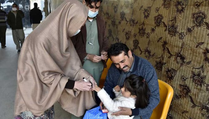 Pakistan'da çocuk felci aşı kampanyası başlatıldı