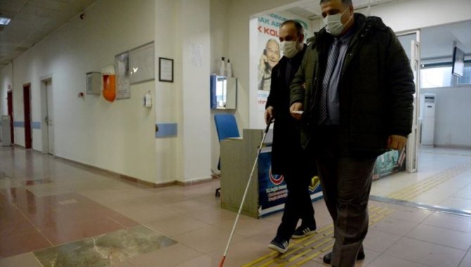 Kahramanmaraş'ta engelliler hastanedeki işlemlerini kısa mesajla takip ediyor