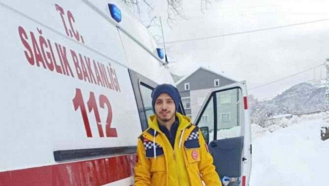 Kilis'te yolu kapalı köydeki hasta için seferber oldular